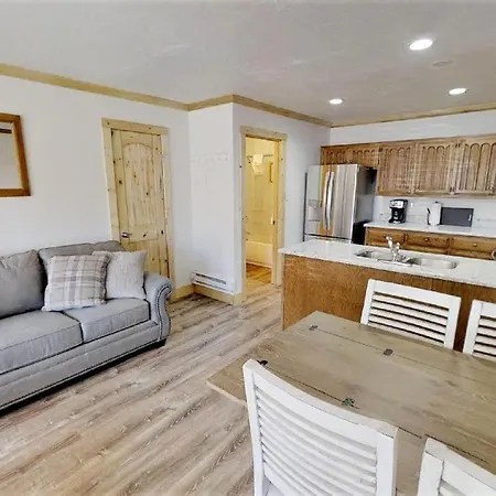 Riverbend_Townhouse_03_Studio
